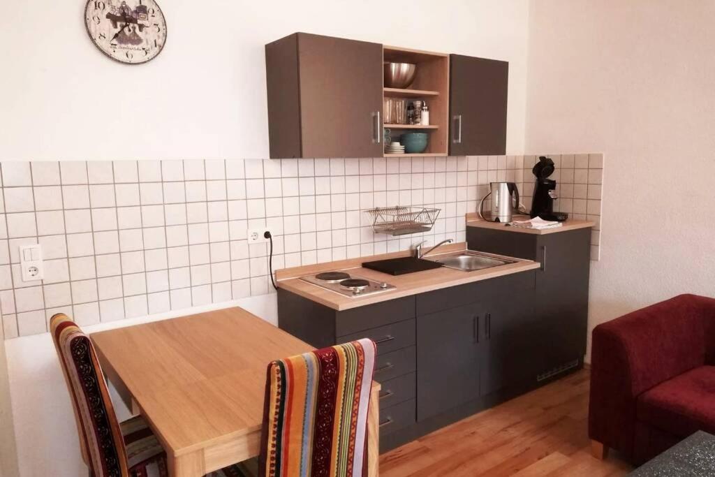 Ferienwohnung - Apartment Mit Balkon In Halle-Saale, Trotha Halle  外观 照片